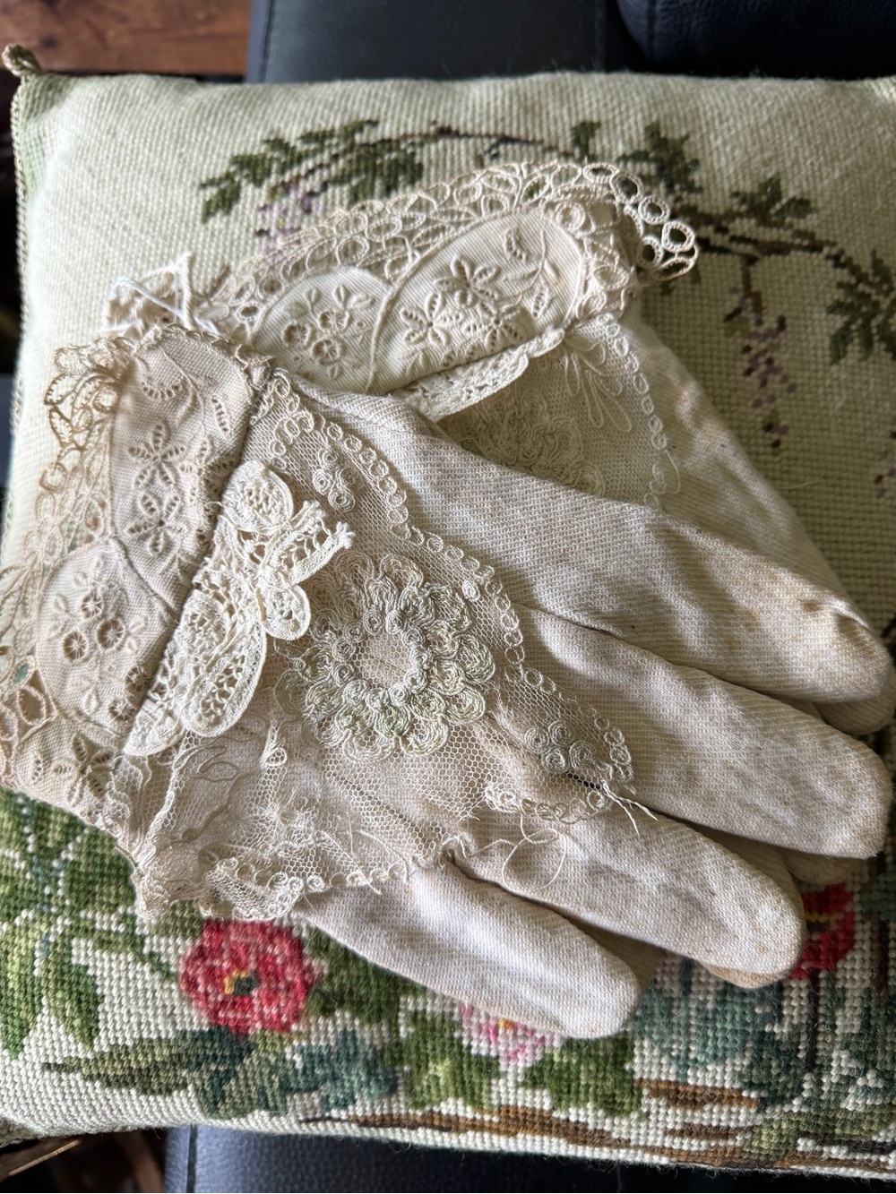 Antique/vintage ladies gardening gloves with lace overlay- shabby chic